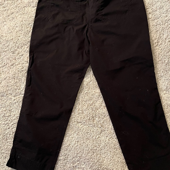 Chico's Women's Black cropped Pants - Picture 4 of 4